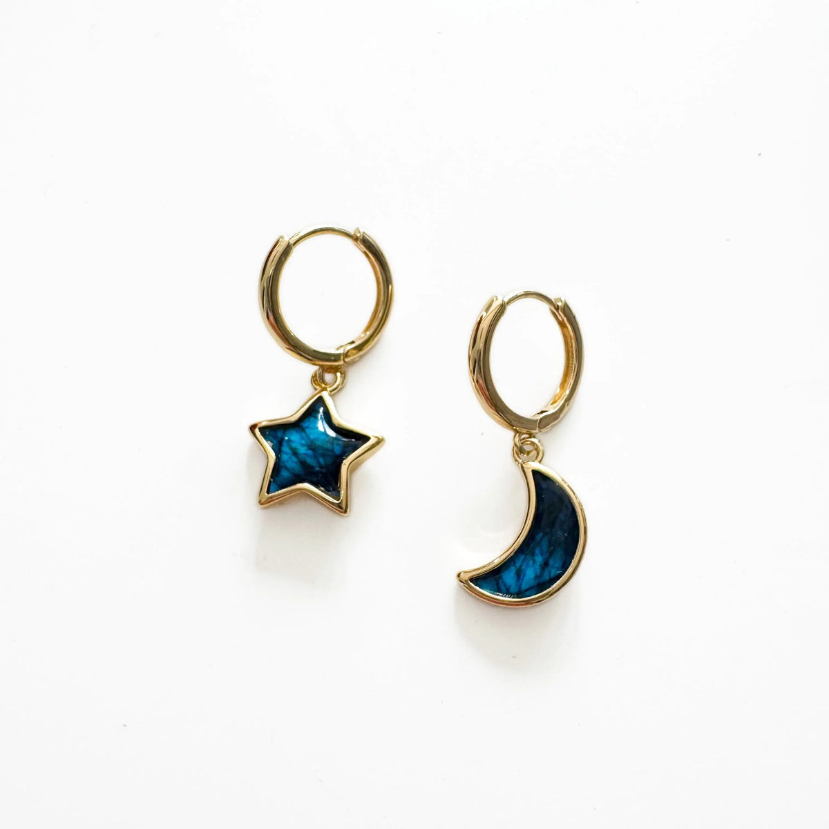 Pendientes Mismatch-Hoop para Damas con Colgante de Luna y Estrella y Emaille Marmoleada