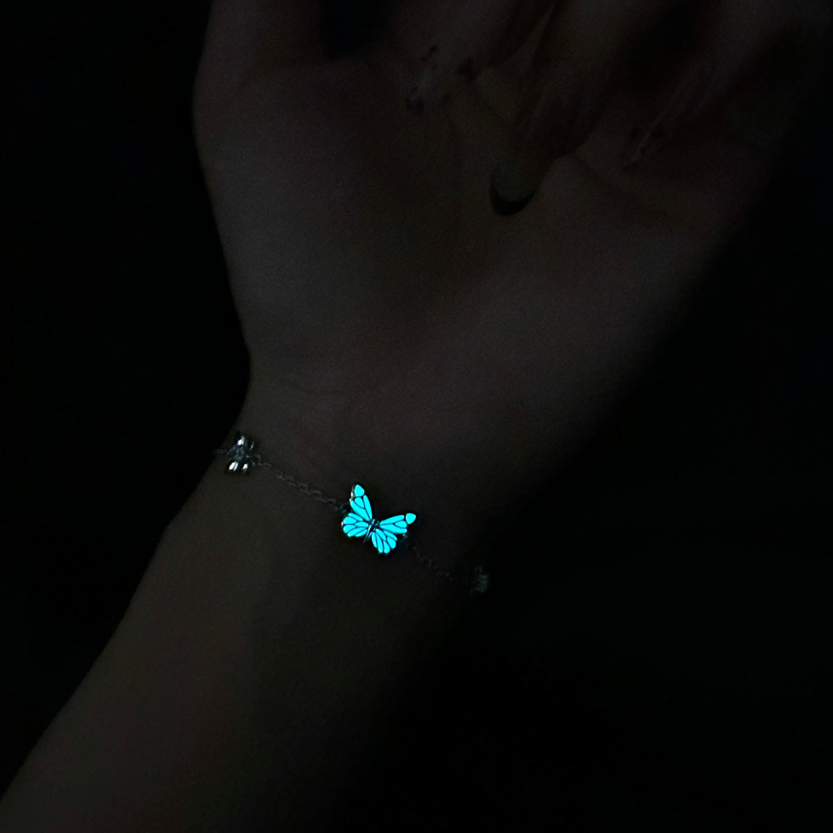 Pulsera Mariposa Damas con Colgante Brillante y Detalles Florales
