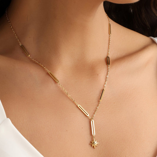 Jisoo – Collar Gota de Sol Elegante