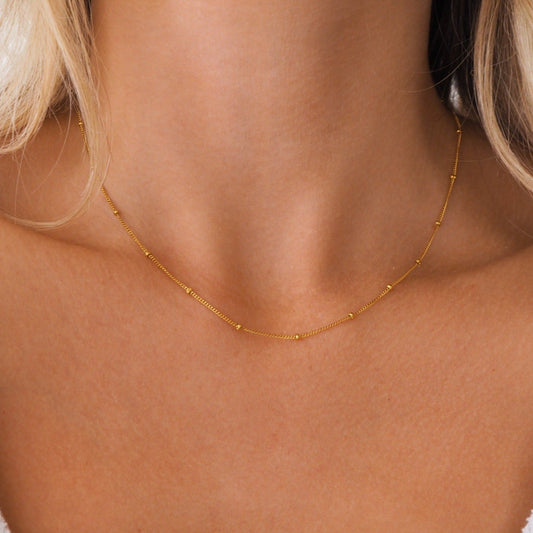 Vina – Cadena Clavicular Dorada de Acero