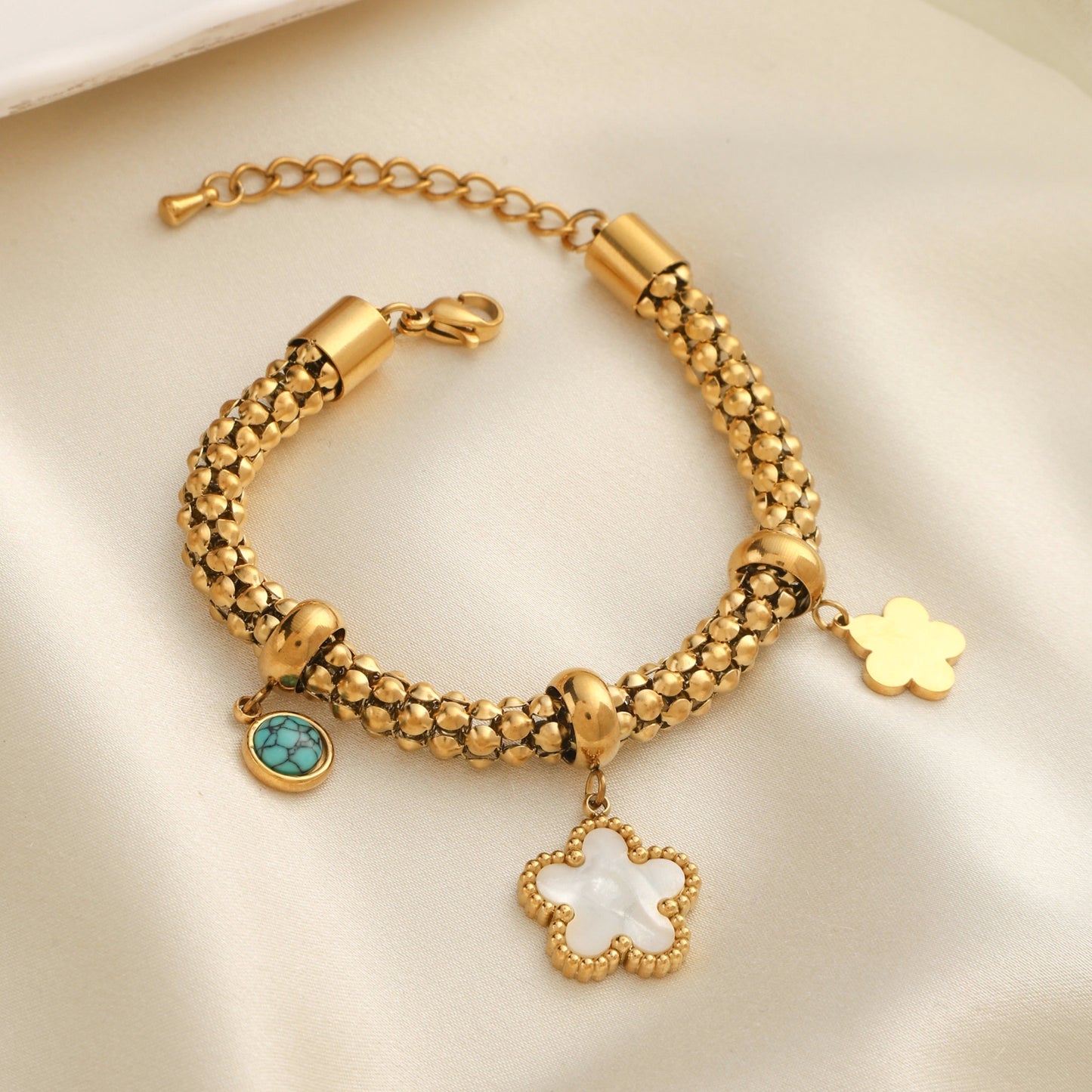 Helena – Pulsera Retro de Acero Elegante