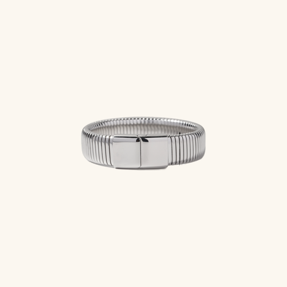 Celeste - Pulsera de Oro con Líneas Verticales