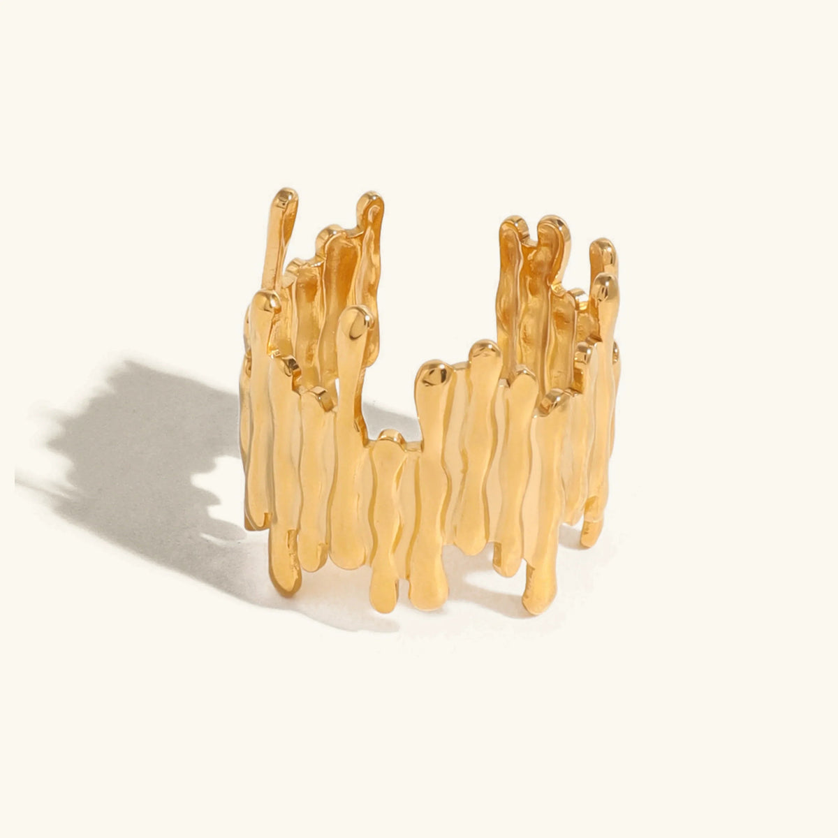 Anillo de Declaración Ajustable para Mujeres con Estructura Orgánica
