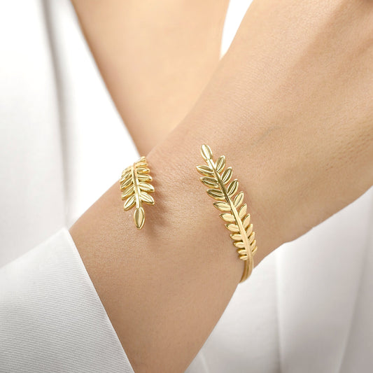 Selena – Pulsera Abierta Hojas Elegantes