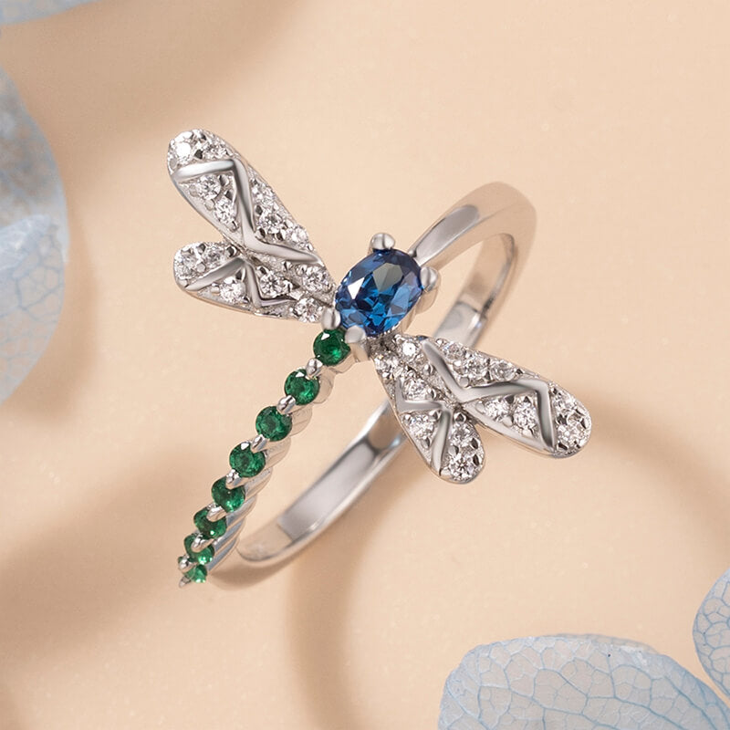 Anillo Libélula Damas con Varios Acentos de Piedra y Alas Detalladas