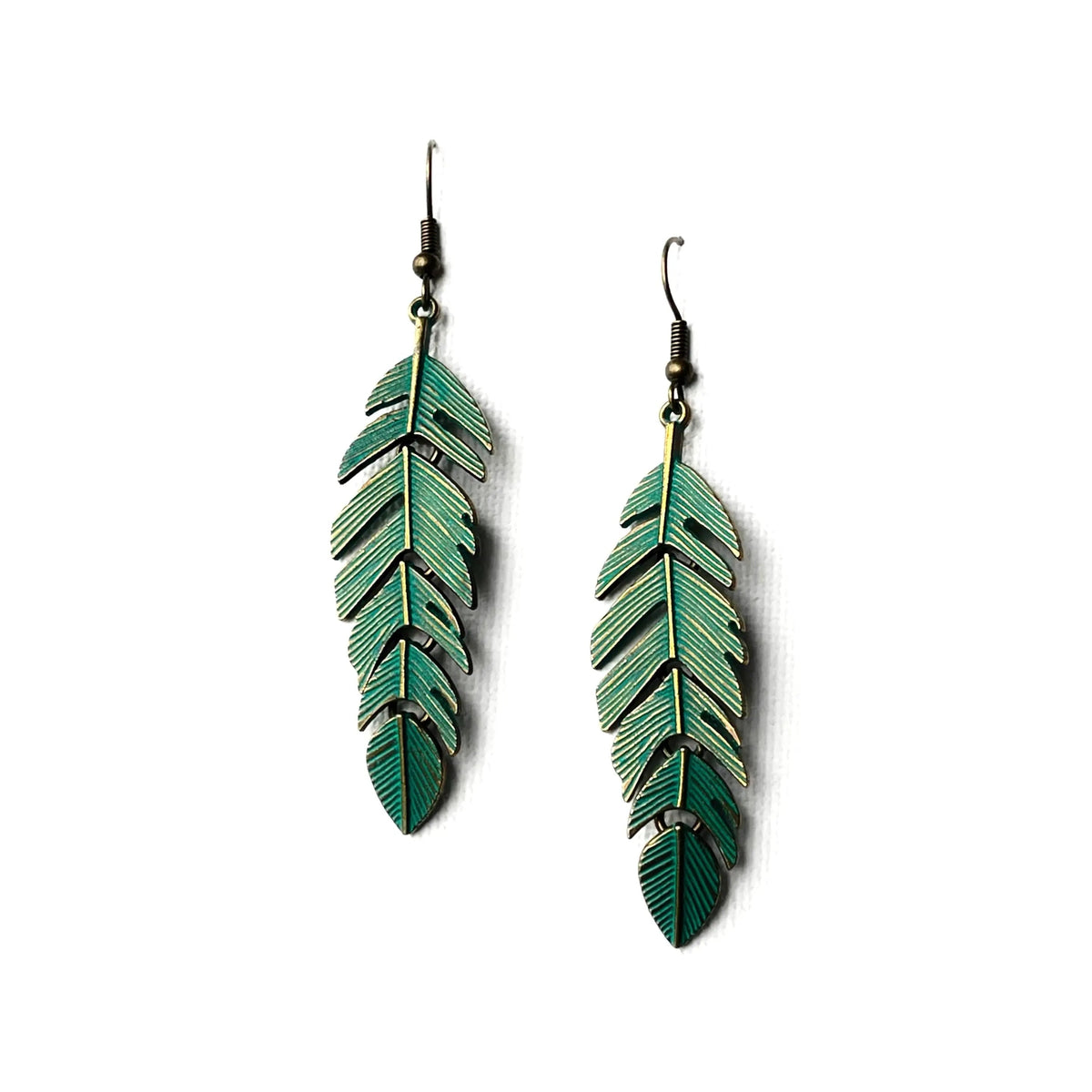 Pendientes de Dama con Diseño de Pluma y Patrón de Hoja Alargada así como Cierre de Ganchos