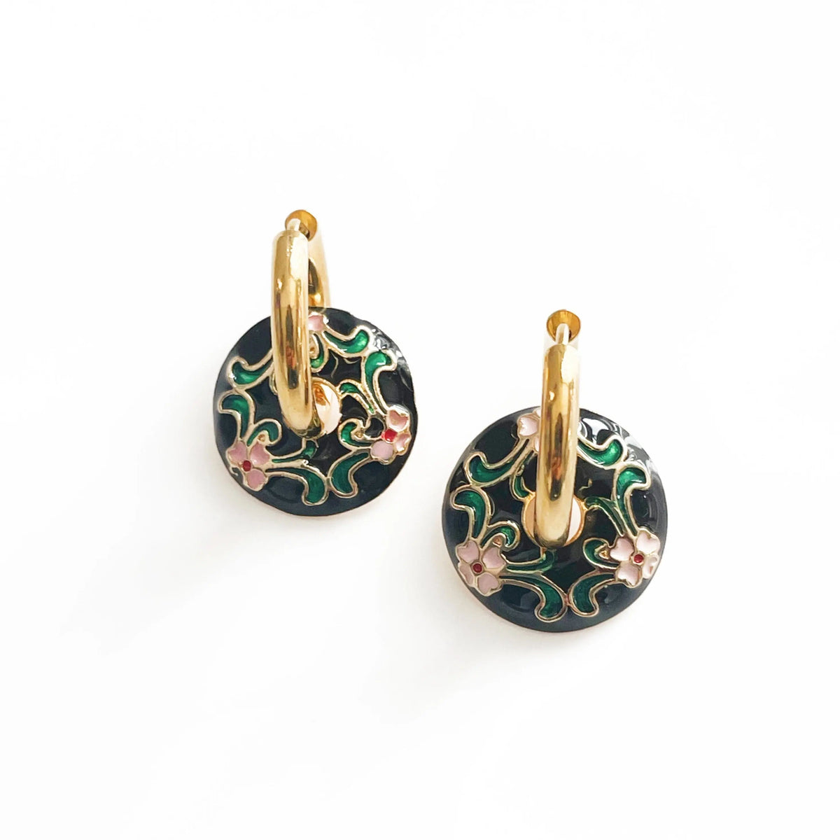Pendientes para mujeres con colgante redondo floral y detalles de esmalte