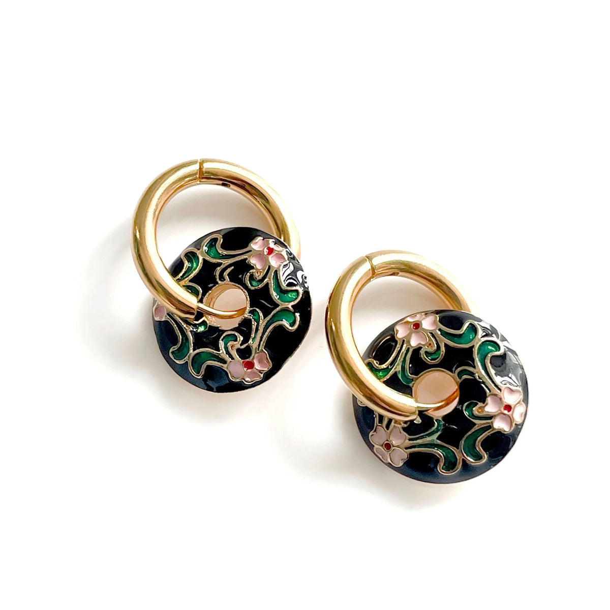 Pendientes para mujeres con colgante redondo floral y detalles de esmalte