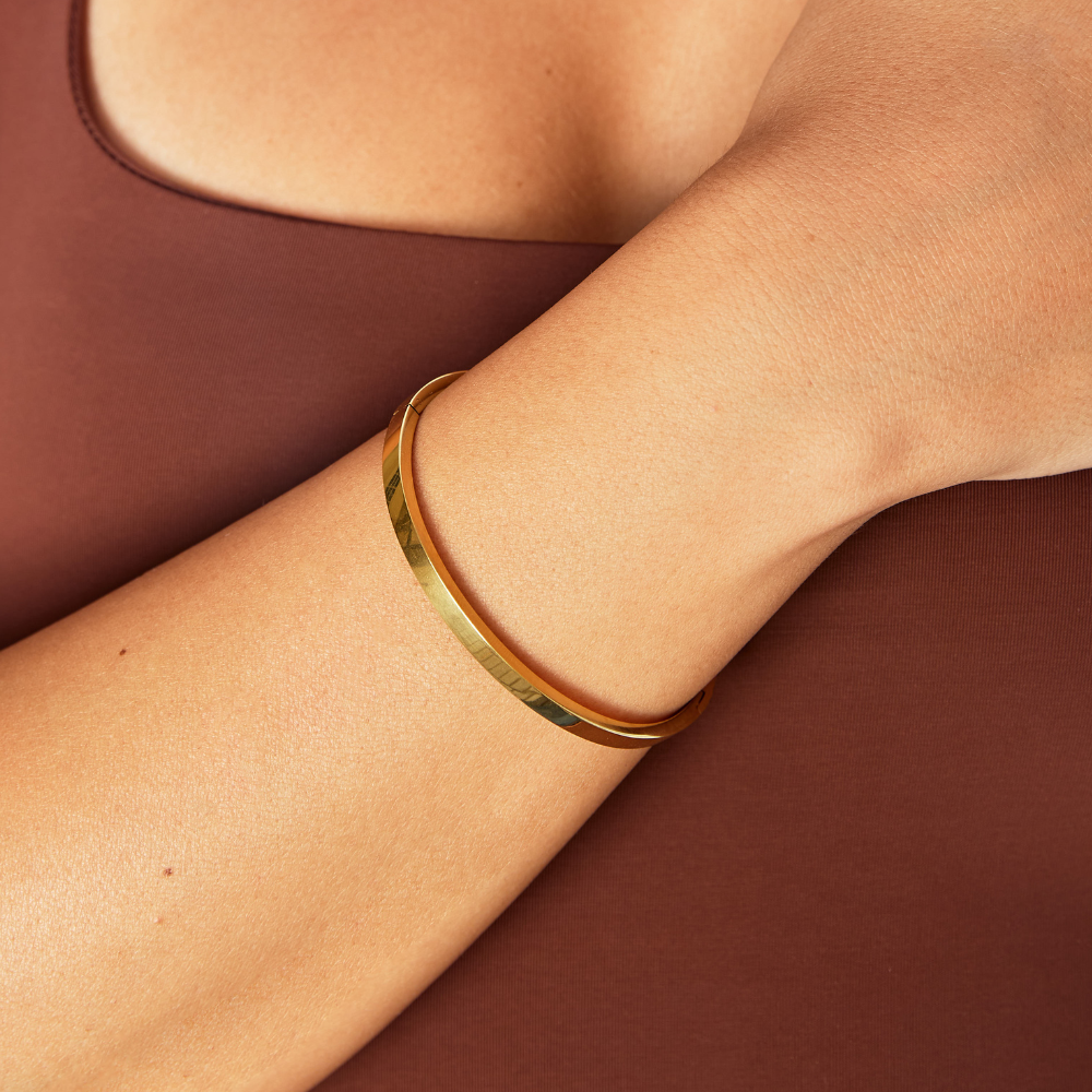 Pulsera de Mujer con Banda Delgada y Suave