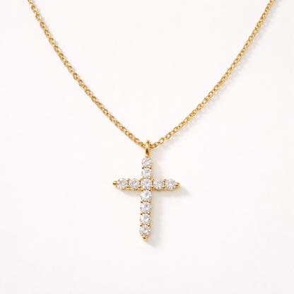 Zara – Collar con Cruz de Diamantes