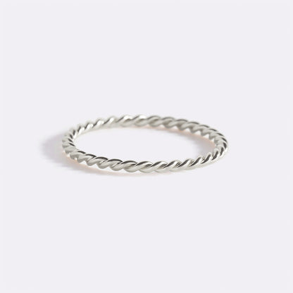 Manon – Anillo Apilable Trenzado