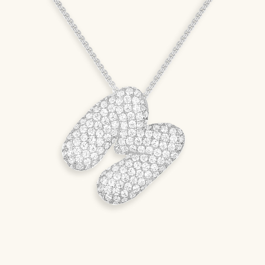Collar de diamantes con inicial en burbuja