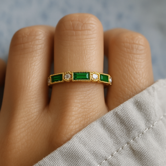 Alex – Anillo de Oro con Circonita Verde