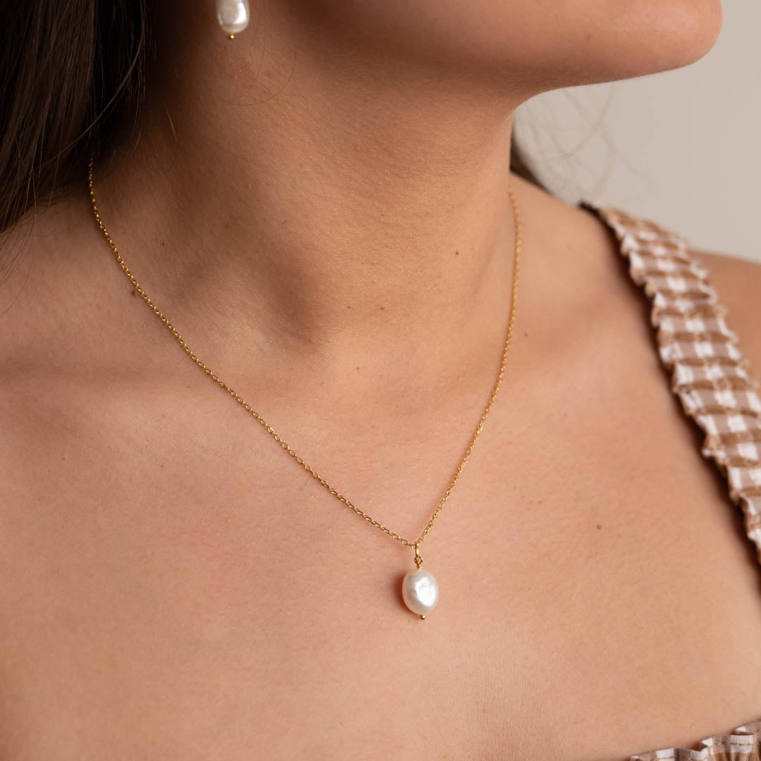 Cadena de perlas doradas - Colgante de perla brillante