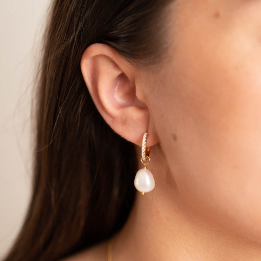 Wella - Aros Dorados con Perlas y Circonitas