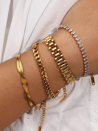 Norah – Pulsera de Tenis Dorada con Eslabones Ovalados