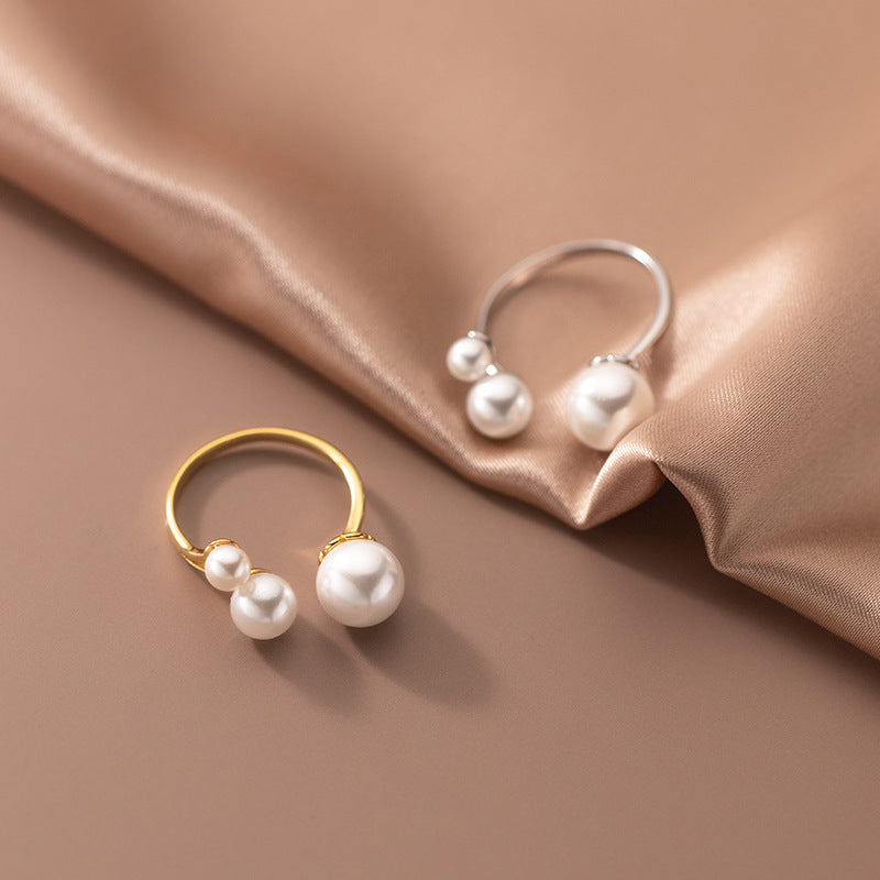 Amandine – Anillo Ajustable a Tres Perlas de Agua Dulce