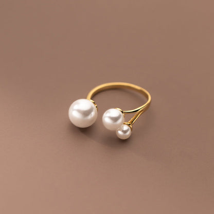 Amandine – Anillo Ajustable a Tres Perlas de Agua Dulce