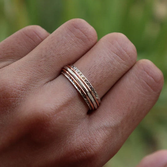 EternaSpark – Anillo Vintage Clásico con Piedras Brillantes