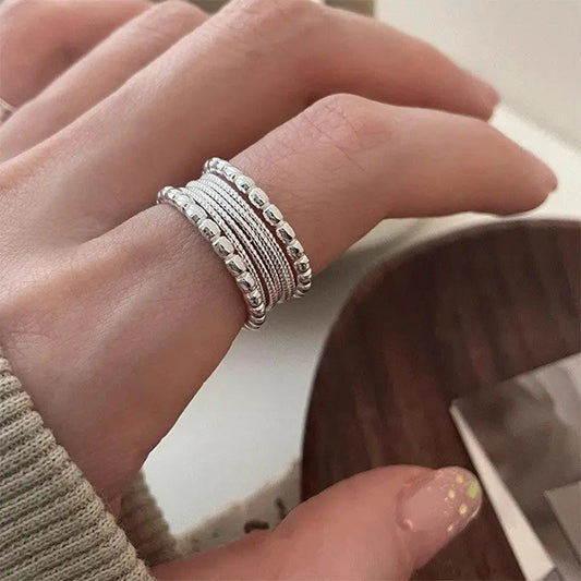 Miles – Anillo Fino de Plata con Diseño Puro