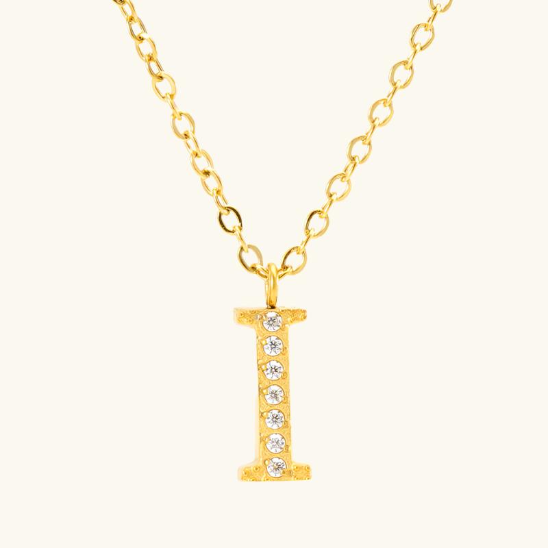 Flora – Collar Letra Fina y Elegante