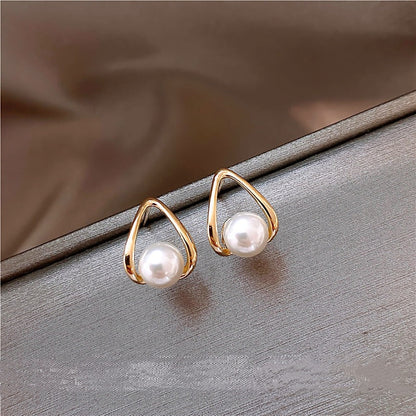Maelle – Pendientes Geométricos con Arco y Perlas