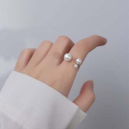 Amandine – Anillo Ajustable a Tres Perlas de Agua Dulce