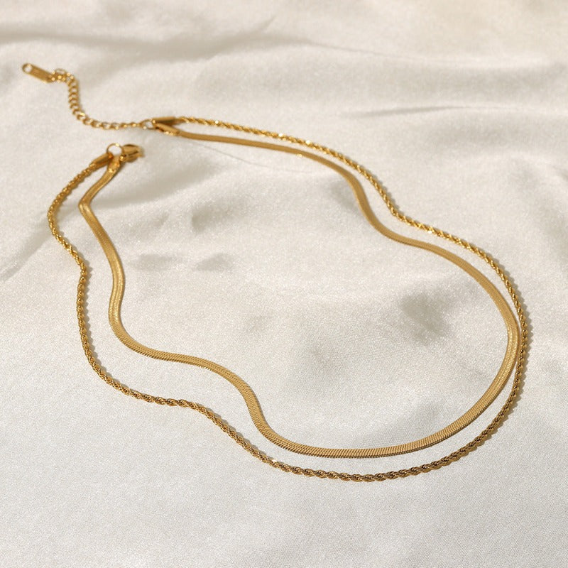 Nicole – Collar Dorado a Capas Múltiples