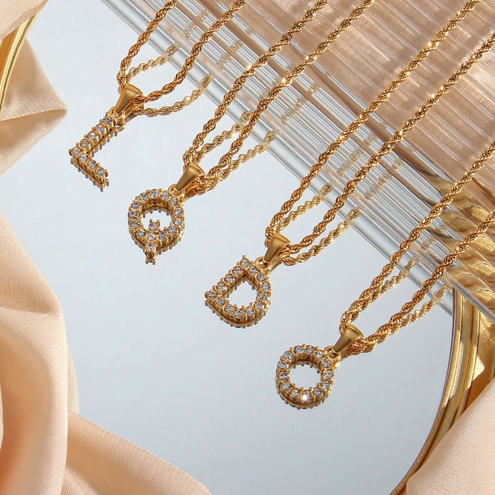 Maeve - Collar de diamantes con iniciales de letras