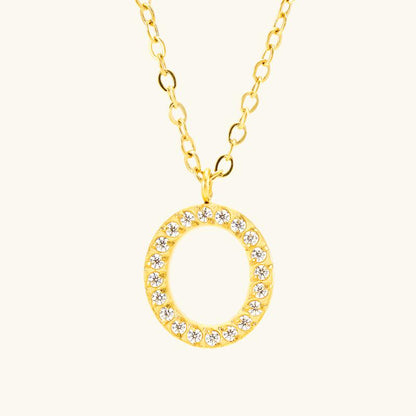 Flora – Collar Letra Fina y Elegante