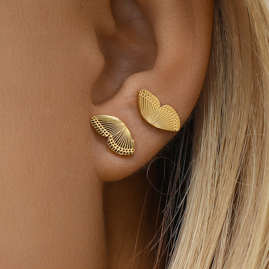 Flieder - Pendientes dorados con mariposa