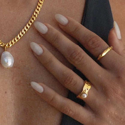 Zayra – Anillo Vintage con Perla Natural en Oro