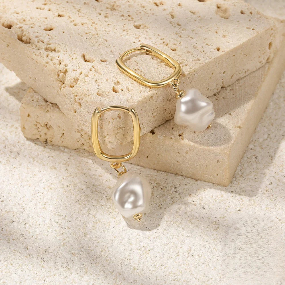 Pendientes Huggie de Mujer con Colgantes de Perlas de Agua Dulce