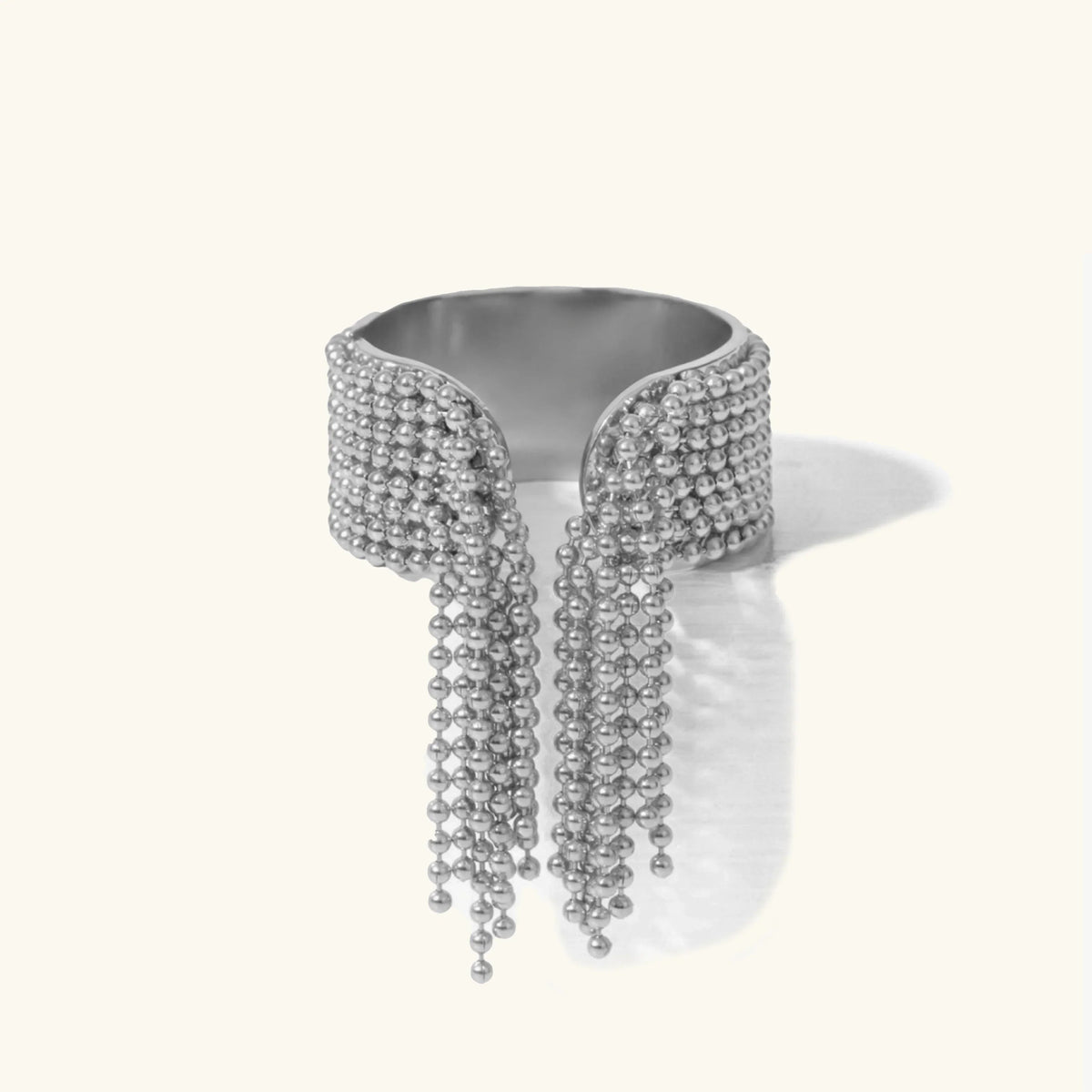 Dama Anillo de Declaración Ajustable con Diseño de Tassel y Detalles de Cadena Multicapa