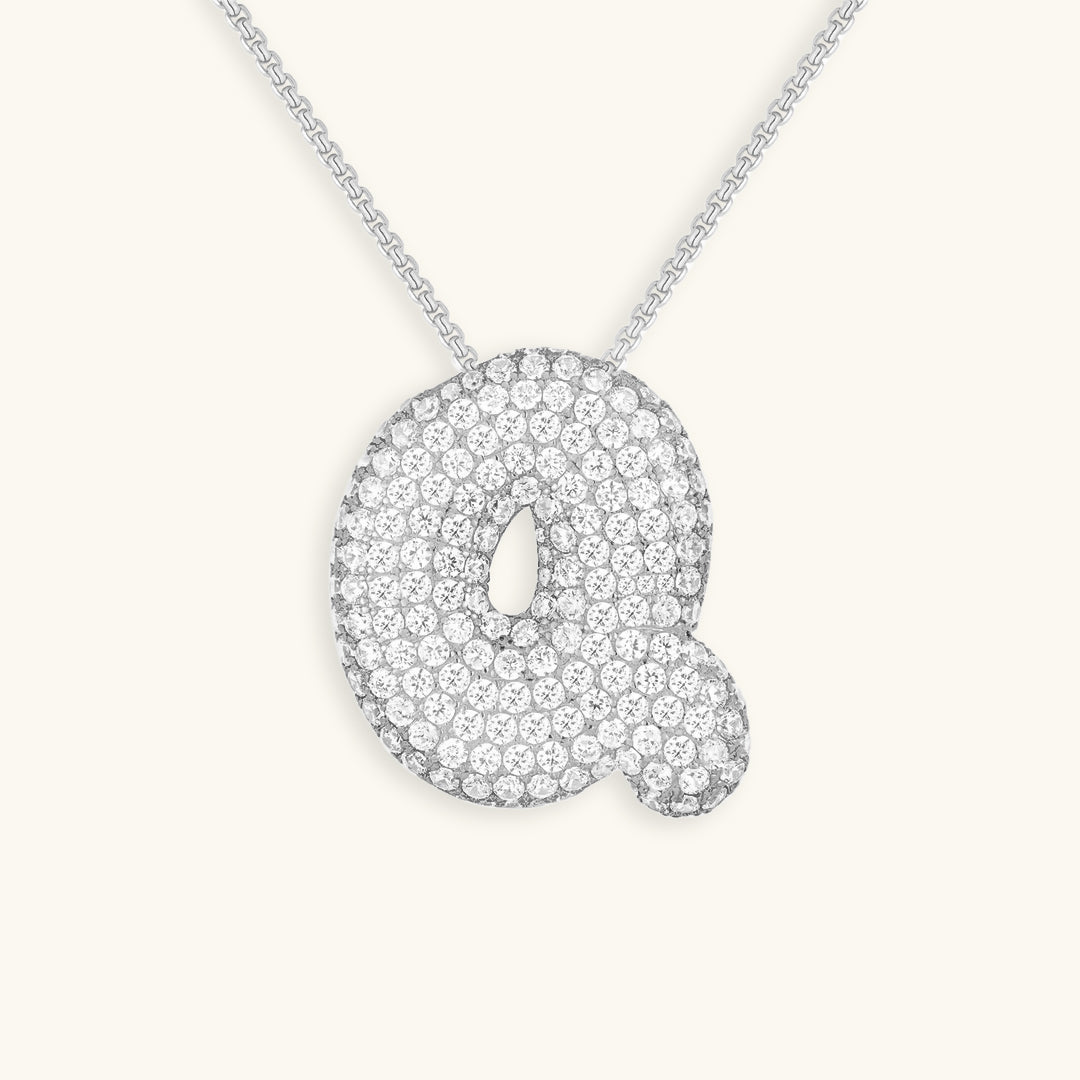 Collar de diamantes con inicial en burbuja