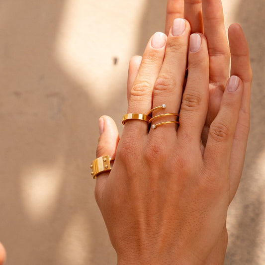 Riza – Anillo Espiral Adornado con Piedra