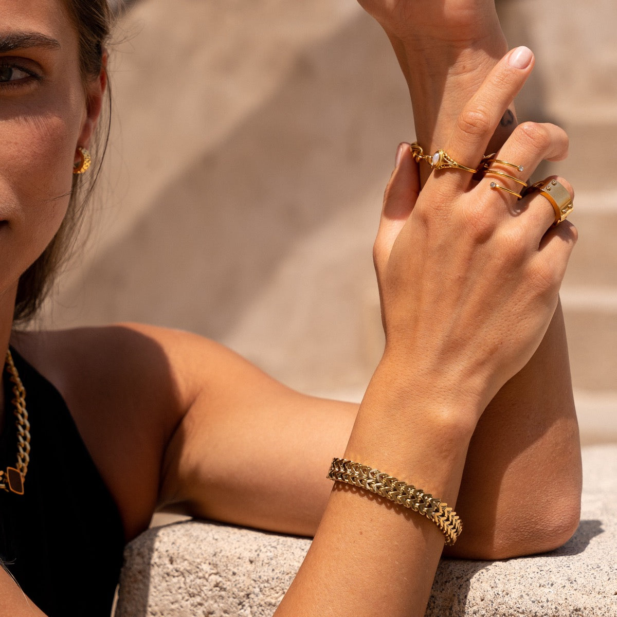 Eden – Pulsera Texturizada Chapada en Oro de 18K