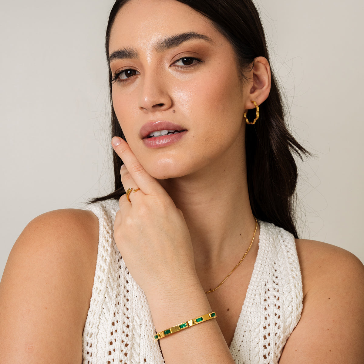 Kezz – Pulsera Piedra Cúbica Dorada/Verde