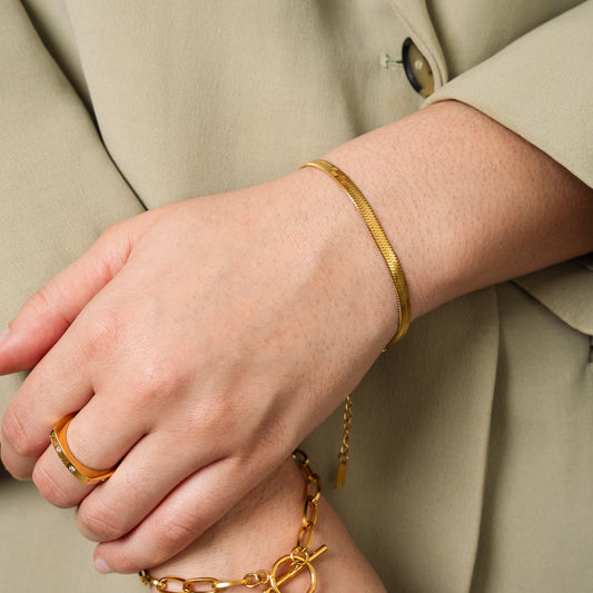 Livia – Pulsera Serpiente Dorada Elegante
