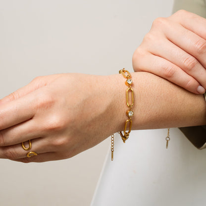 Gwen – Pulsera Cadena Eslabones Ovalados y Piedra Dorada