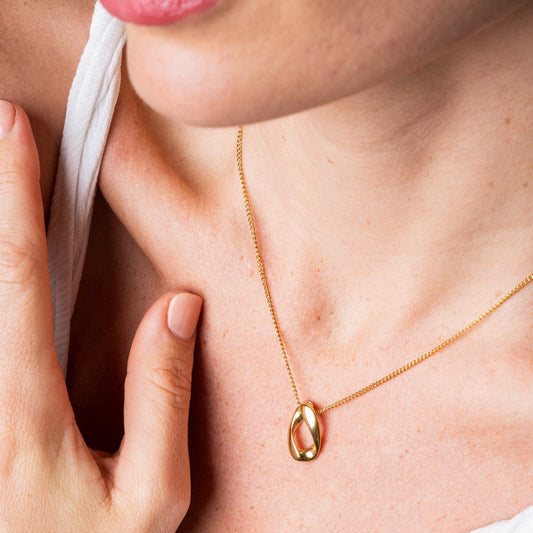 Pyroni – Collar Colgante Dorado