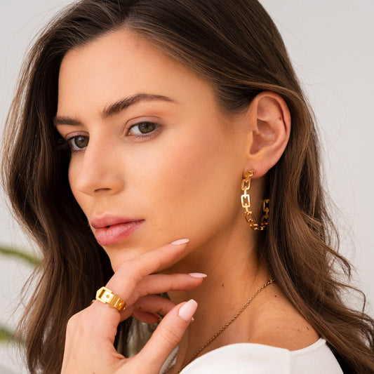 Gina – Aretes Geométricos Bañados en Oro 18K