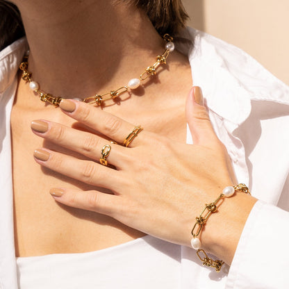 Marelyn – Pulsera Cadena Nudo y Perla Dorada