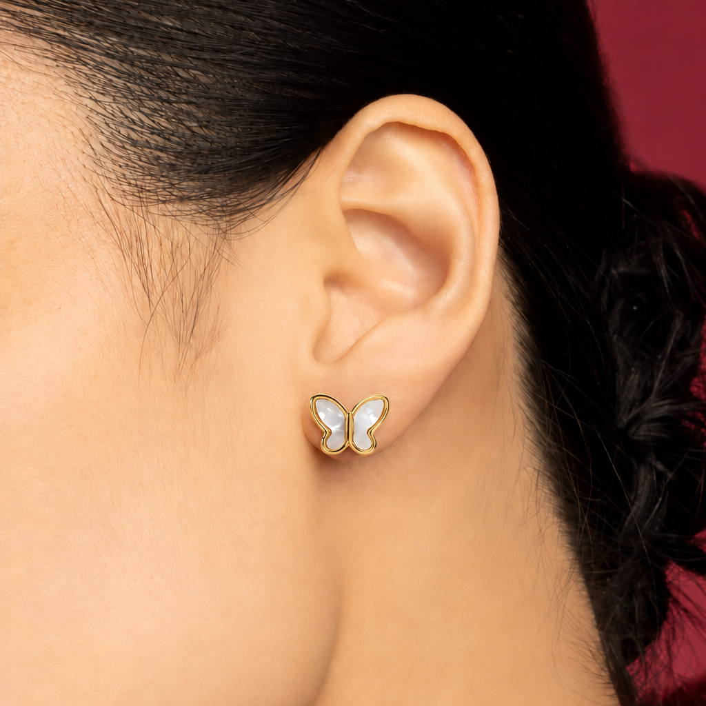 Pendientes de mariposa para damas con inserto de nácar y forma de alas clara