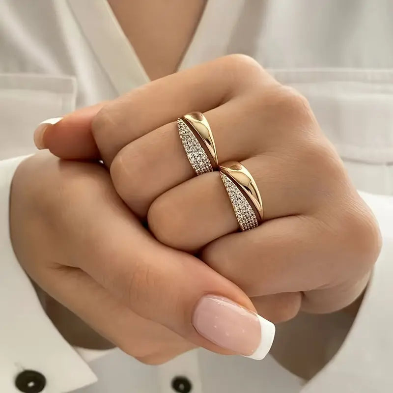 Emiko – Anillo Oro Amarillo con Piedras Luminosas