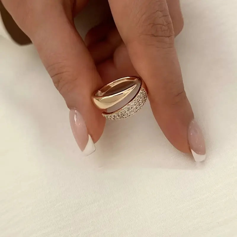 Emiko – Anillo Oro Amarillo con Piedras Luminosas