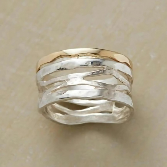 Calista – Anillo Minimalista Bicolor con Estilo Vintage