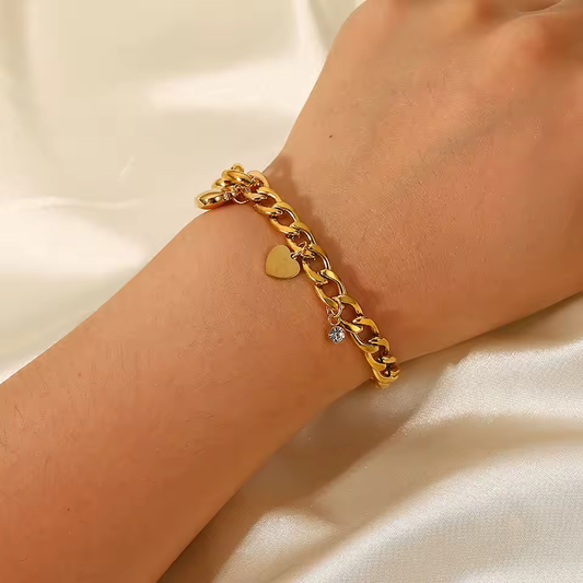 Akira – Pulsera Corazón con Zirconia Elegante