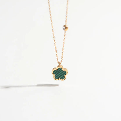 Trébol de cinco hojas - Collar con flores de trébol