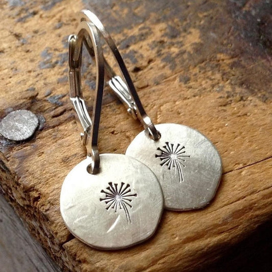 Dalia – Pendientes de Diente de León con Baño de Plata